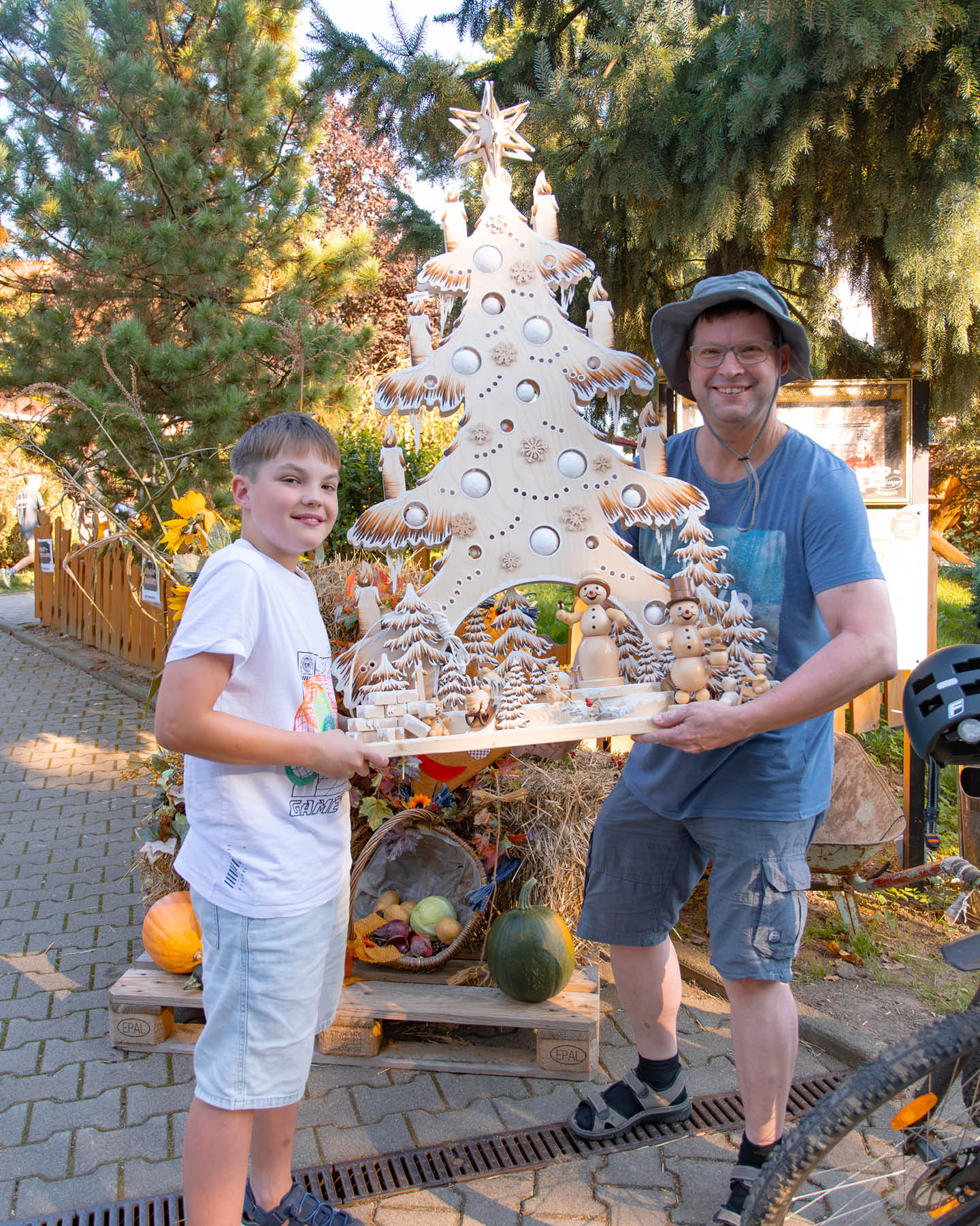 Herbstfest 2025 Gewinner Tanne mit Schneemännern